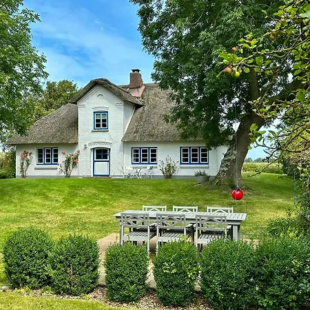 بيت للعطل Idyllic Thatched Near St Peter-ording