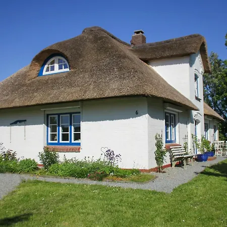 بيت للعطل Idyllic Thatched Near St Peter-ording Osterhever